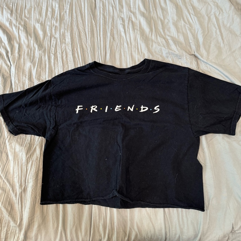 Cropped Friends T - Shirt Size M